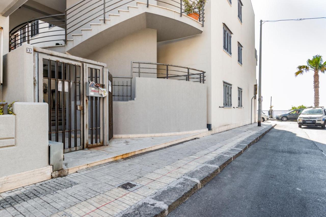 Castello Normanno Modern Sea View Apartment Ачи Костелло Экстерьер фото